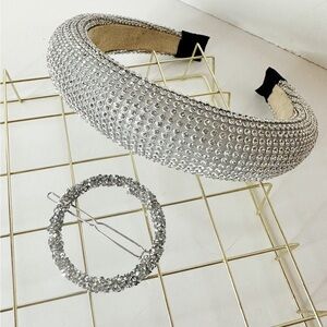 Women's Bejeweled Crystal Headband And Rhinestone Round Barrette in Silver